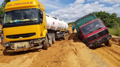 Camions embourbés sur la RN6
